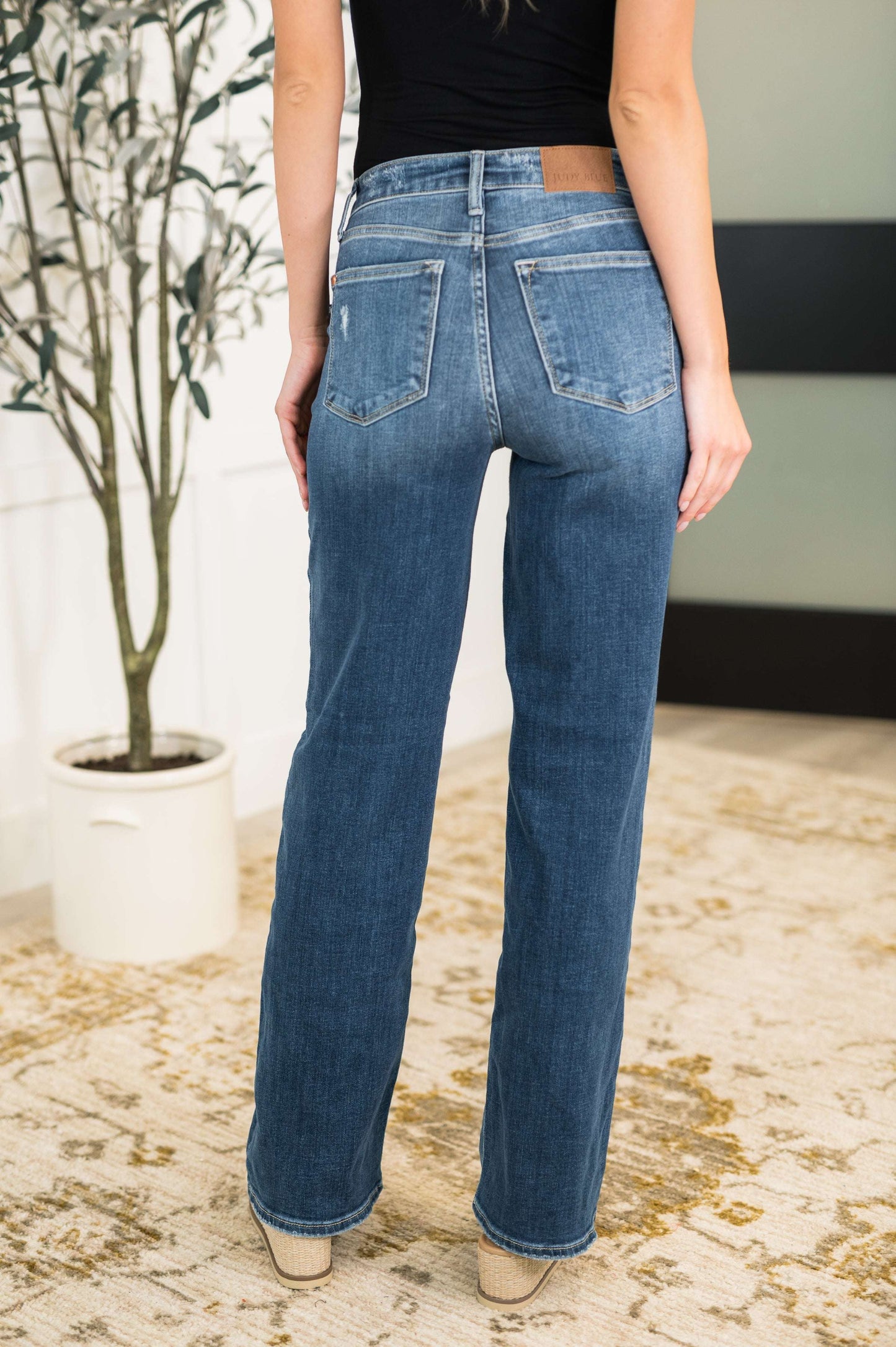 Judy Blue 90s straight jeans Julia high rise dark wash with light distressing