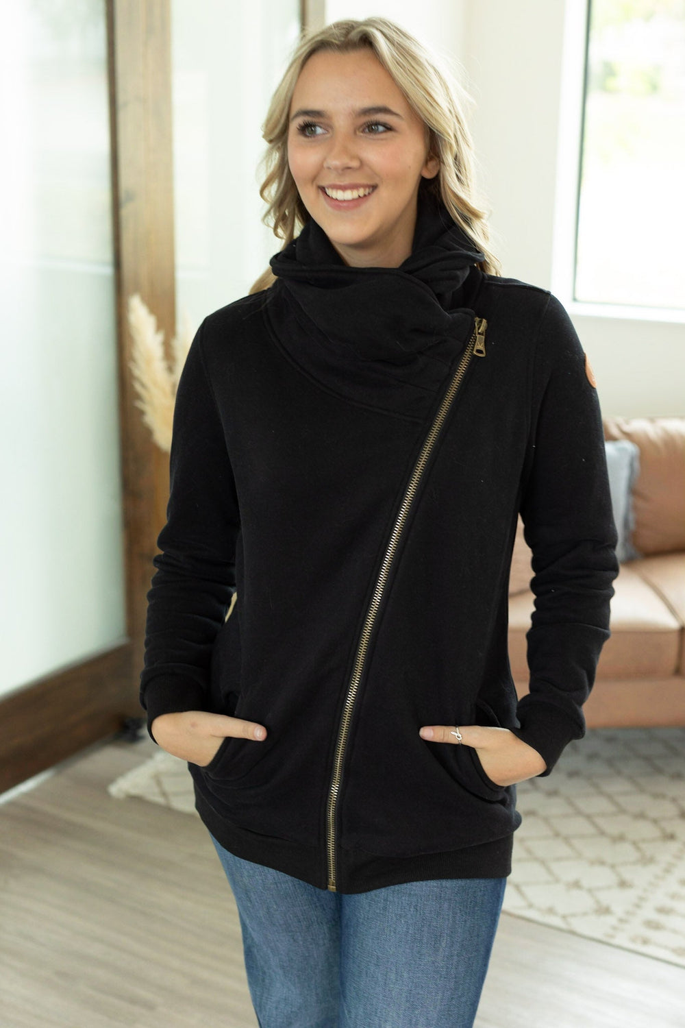 Michelle Mae Quinn ZipUp Cowl - Black