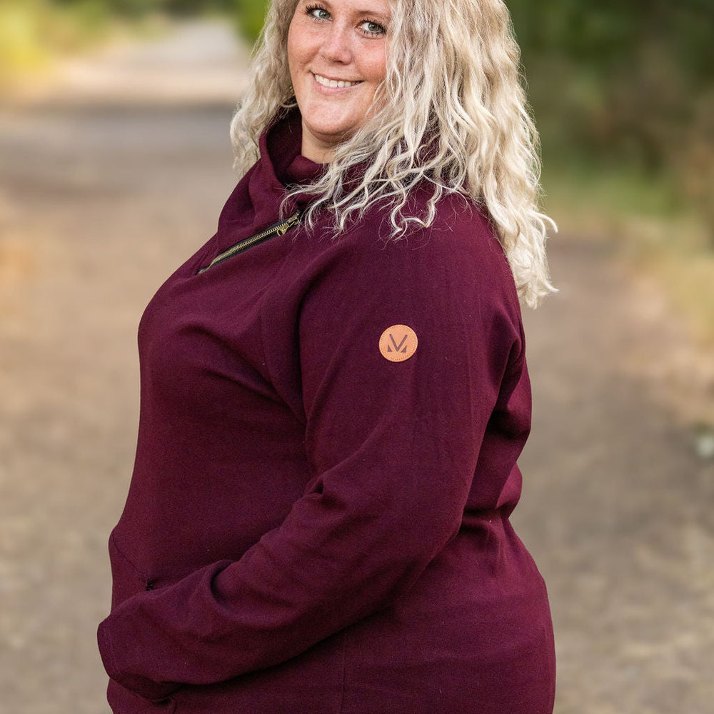 
                      
                        IN STOCK Classic Zoey ZipCowl Sweatshirt - Burgundy
                      
                    