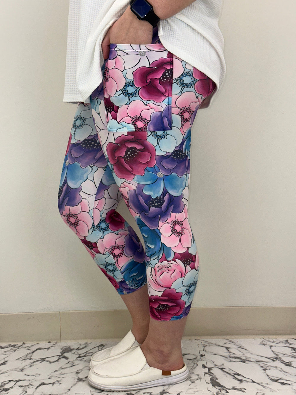 Magical Floral Capri w/ Pockets